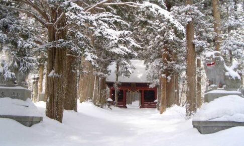 冬の戸隠神社奥社 随神門